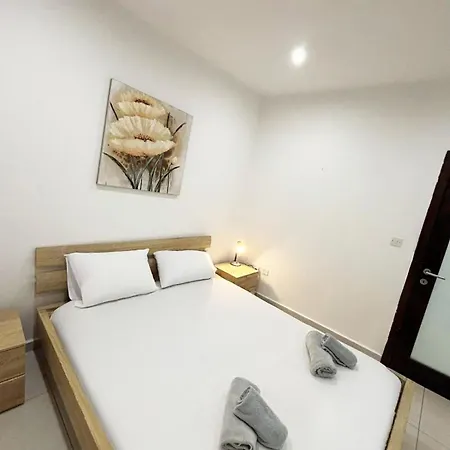 Large Paceville 3 * San Giuliano
